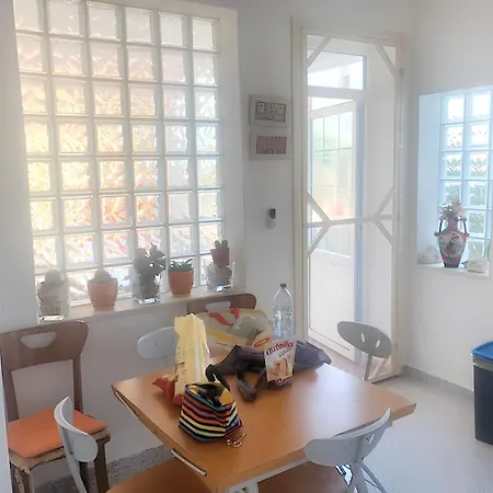 Sea View Apartment *